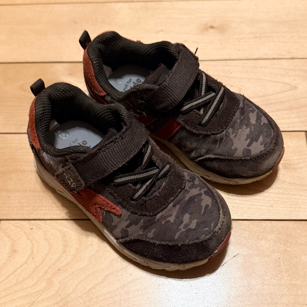 Stride Rite M2’s zips runner